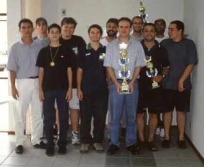 Federação Catarinense de Xadrez - FCX - O árbitro (Mauricio) e todos os finalistas do 45º Catarinense de Xadrez (Klaus, De Bona, Rial, Mafra, Chrestani, Sell, Vonk, Cunha, Godóis e Achutti)