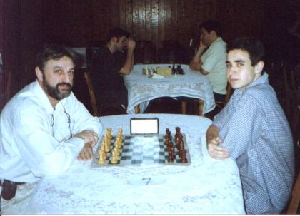 Federação Catarinense de Xadrez - FCX - Gilson Chrestani (ELASE) x Thiago Freitas (CX Fpolis) e ao fundo Eduardo x Ernesto